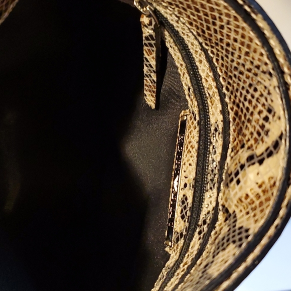 .Armani Snake skin purse - Picture 5 of 8